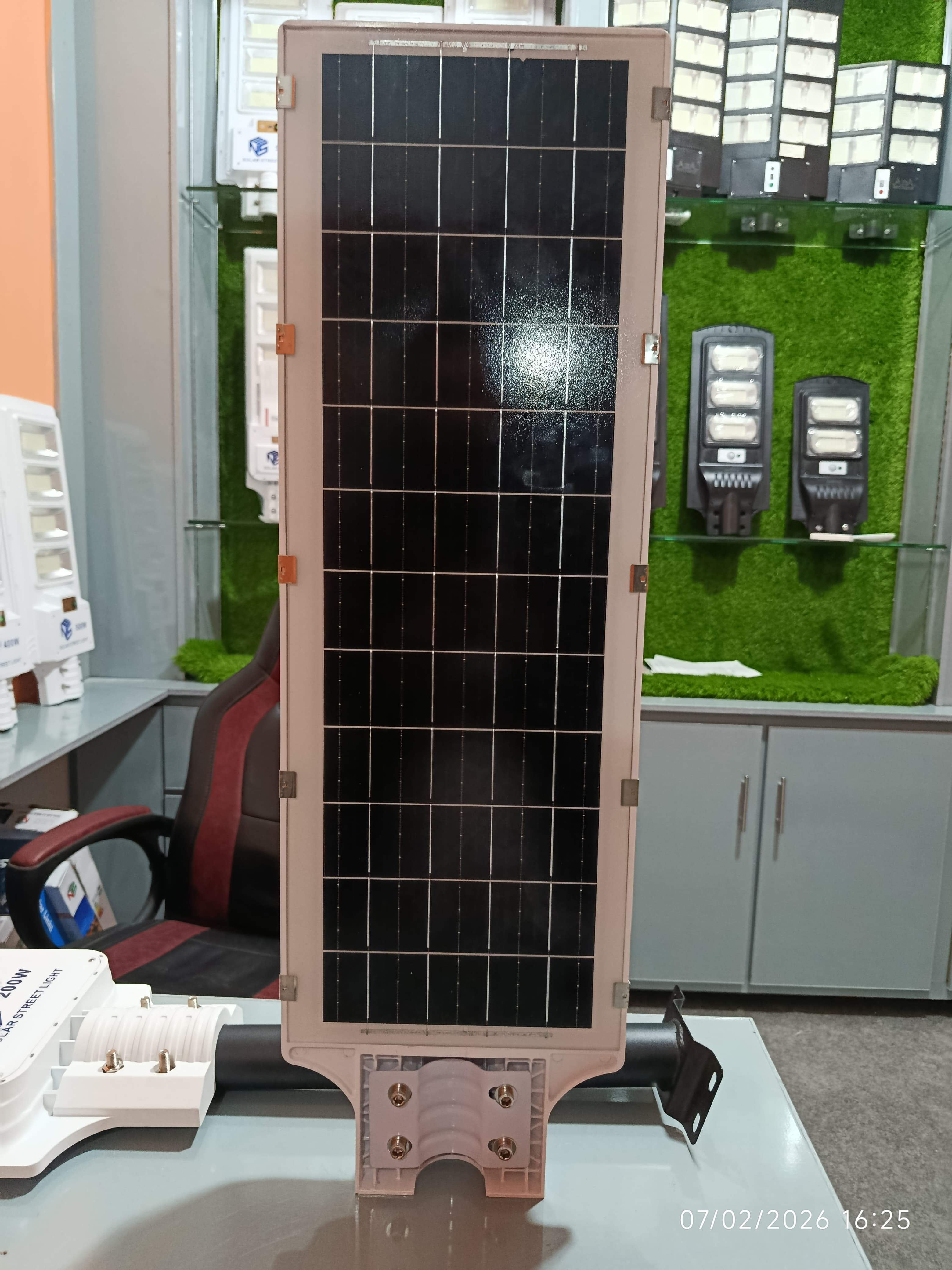 300 Watt Super Led Solar Street Light 12 Hours Battery Backup With One Year Warranty